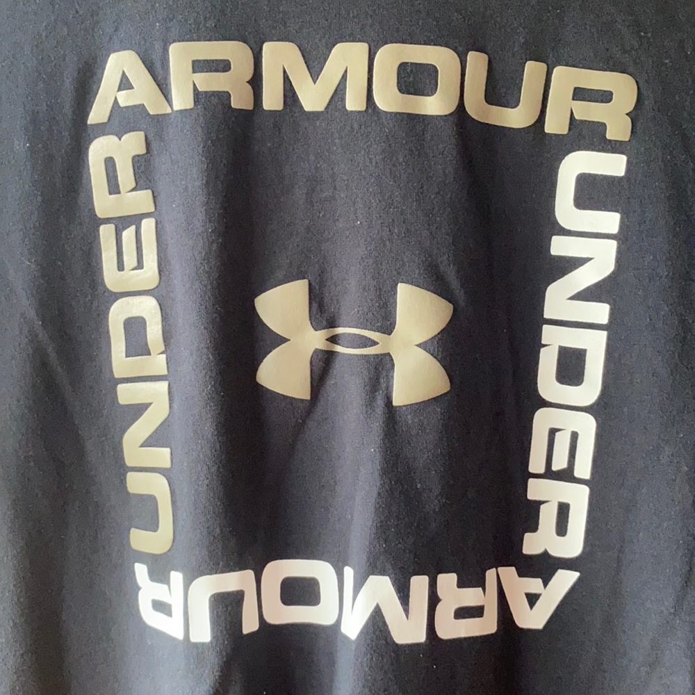 Under Armour Tshirt